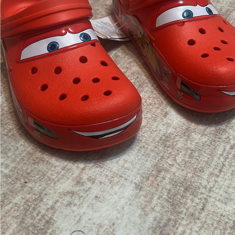 CROCS Lightning Mcqueen NWT